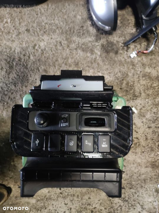 Mitsubishi Outlander III Hybryda przełączniki USB zapalniczka - 4