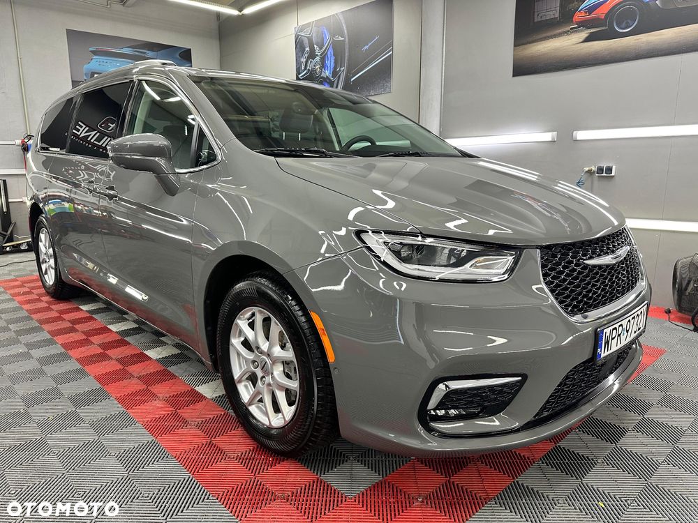 Chrysler Pacifica - 1