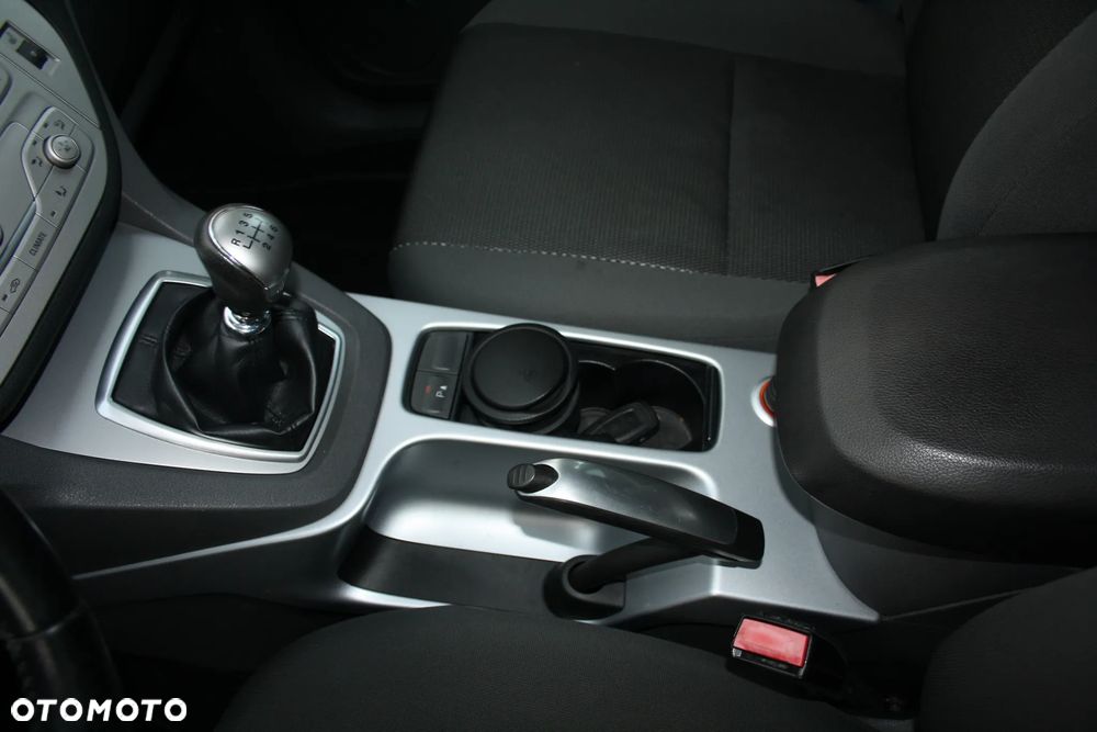 Ford Kuga 2.0 TDCi 2x4 Champions Edition - 16