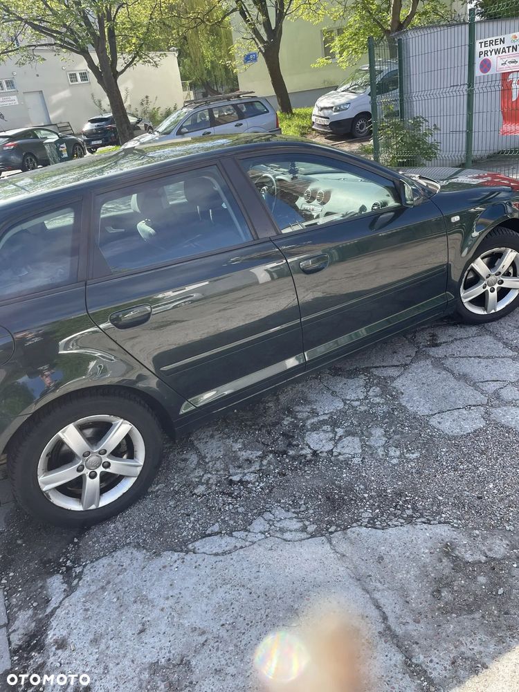 Audi A3 Sportback 1.6 FSI Ambiente - 4