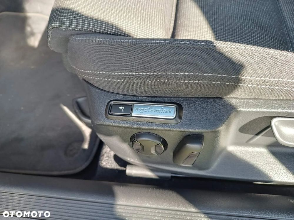 Volkswagen Passat Variant 2.0 TDI BMT Comfortline - 17