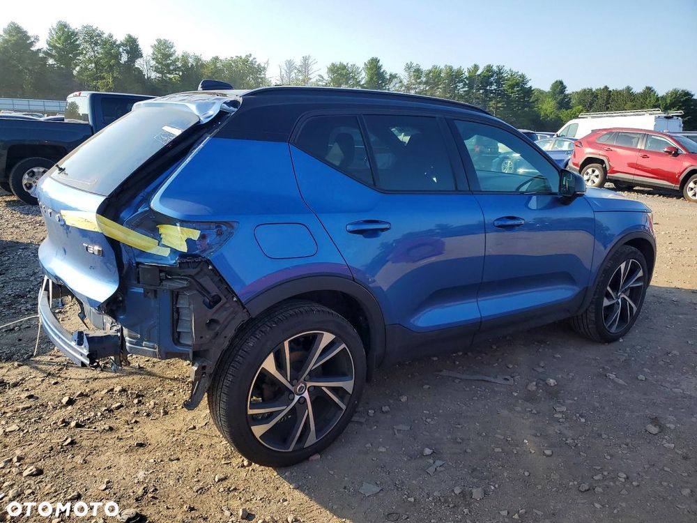 Volvo XC 40 T5 AWD R-Design - 4