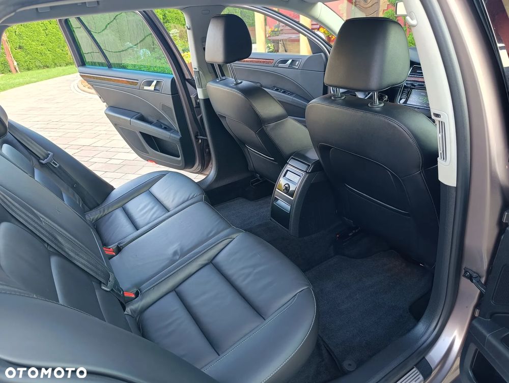 Skoda Superb 2.0 TDI DSG Exclusive - 34