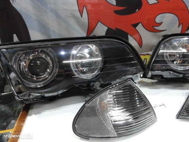 Farois angel eyes BMW E46 4 portas / limosine 98-01 fundo preto com angel eyes em branco - 3
