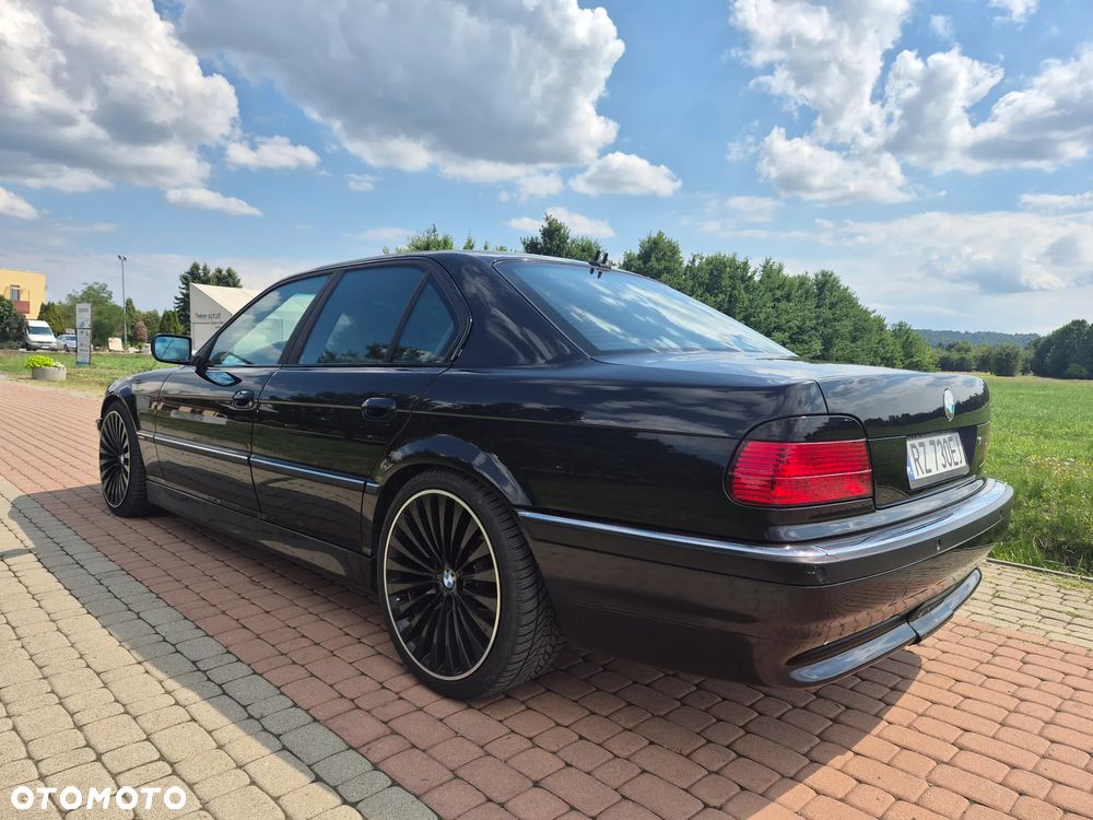 BMW Seria 7 - 8
