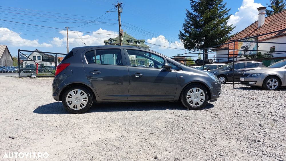 Opel Corsa 1.4i Cosmo - 9