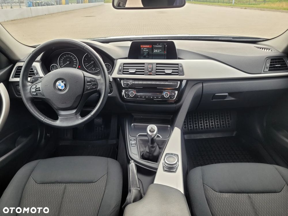 BMW Seria 3 318d - 5