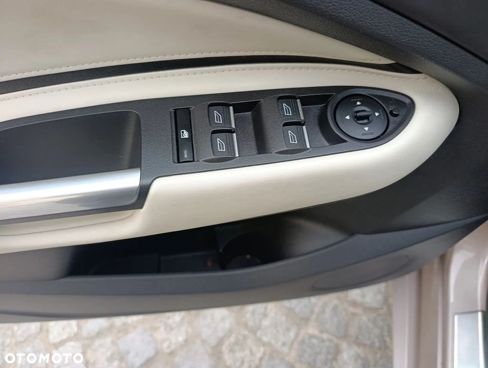 Ford Kuga 2.0 TDCi 4x4 Vignale - 28