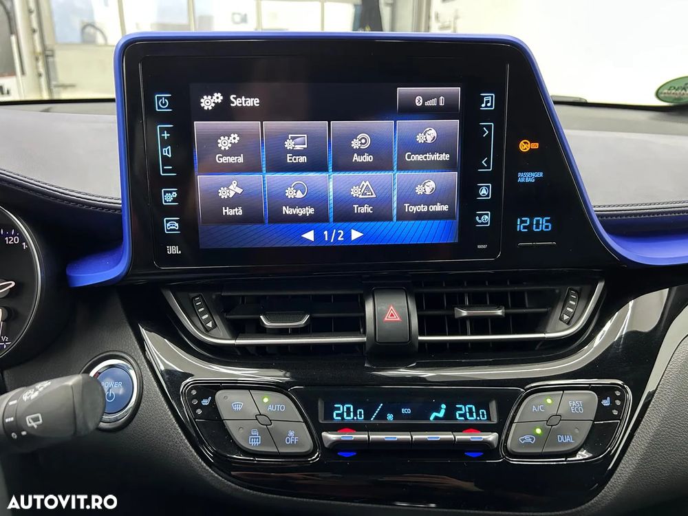 Toyota C-HR Hybrid Style Selection - 27