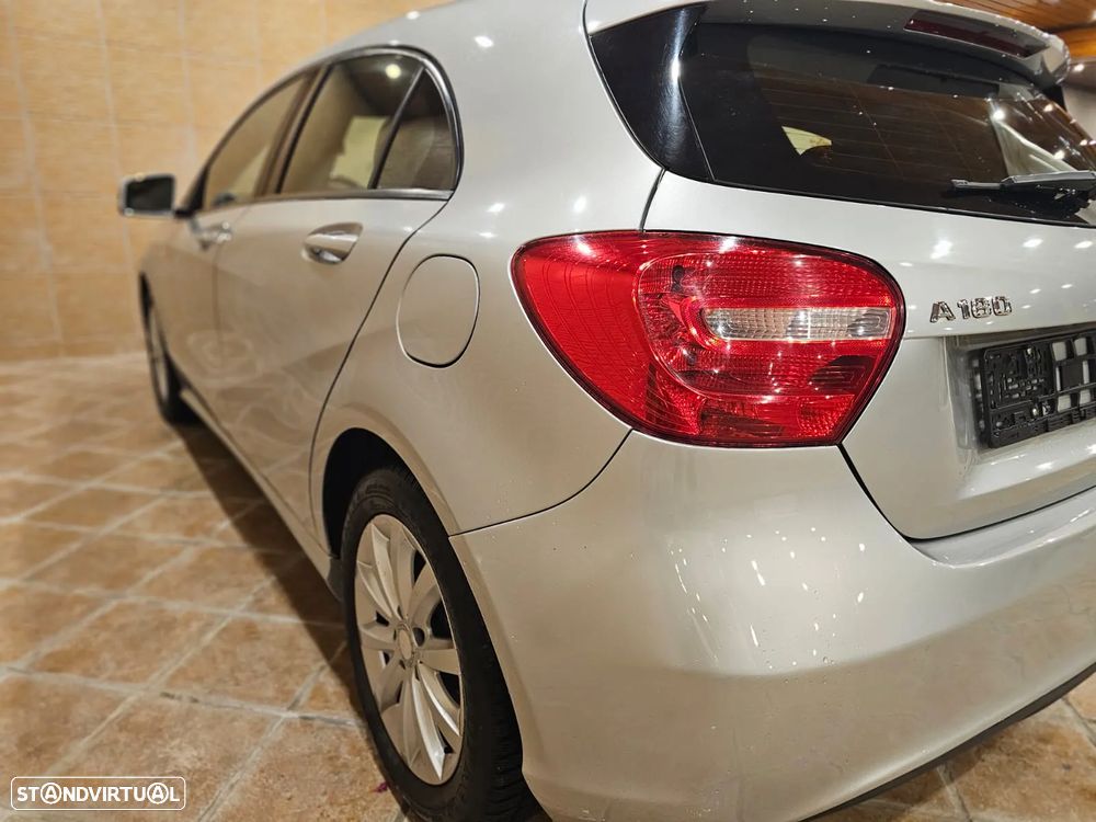 Mercedes-Benz A 180 - 18