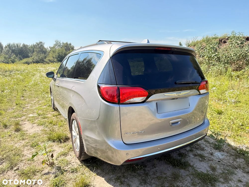 Chrysler Pacifica - 7