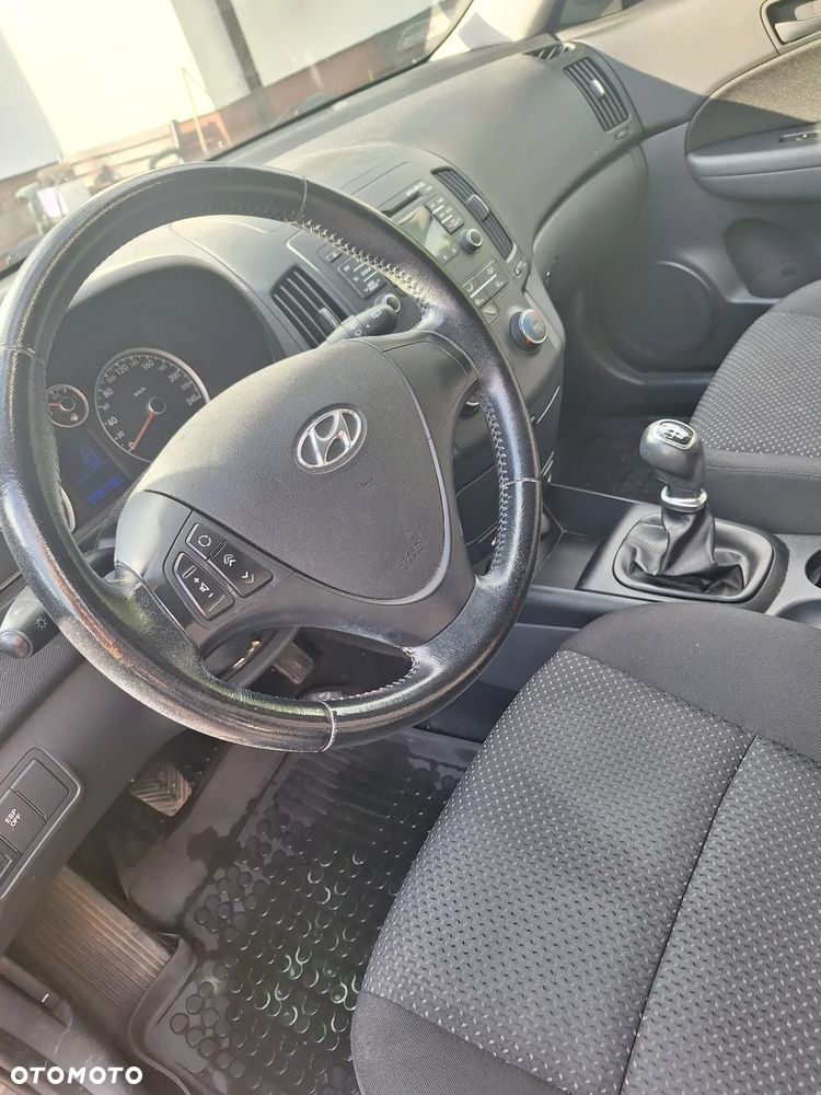 Hyundai i30 1.4 Classic + - 11