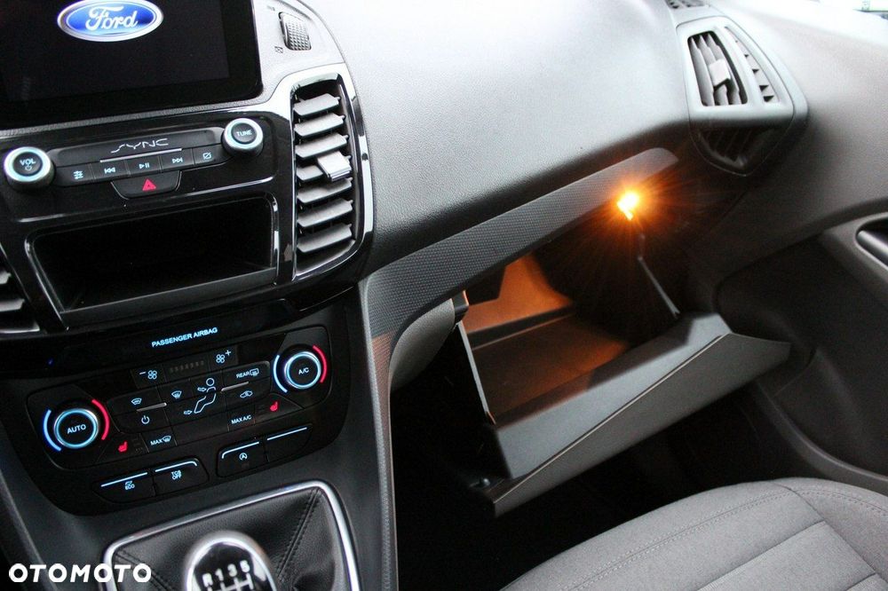 Ford Tourneo Connect - 23