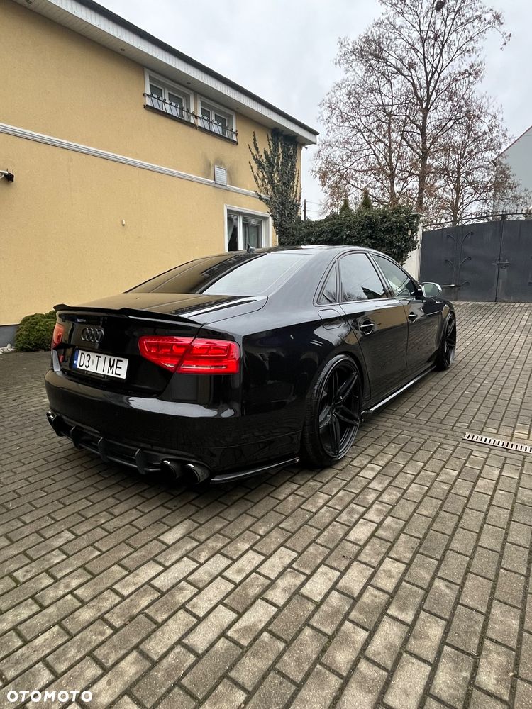 Audi S8 - 5