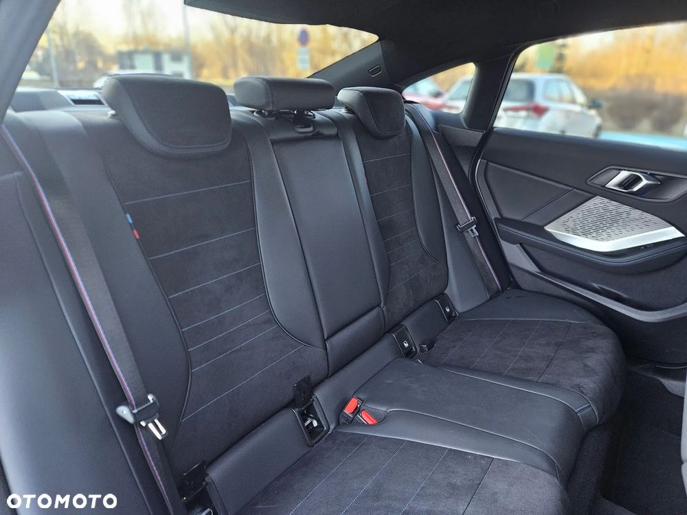 BMW Seria 2 218d M Sport sport - 33