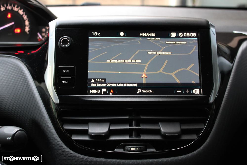 Peugeot 208 1.2 PureTech Style - 42
