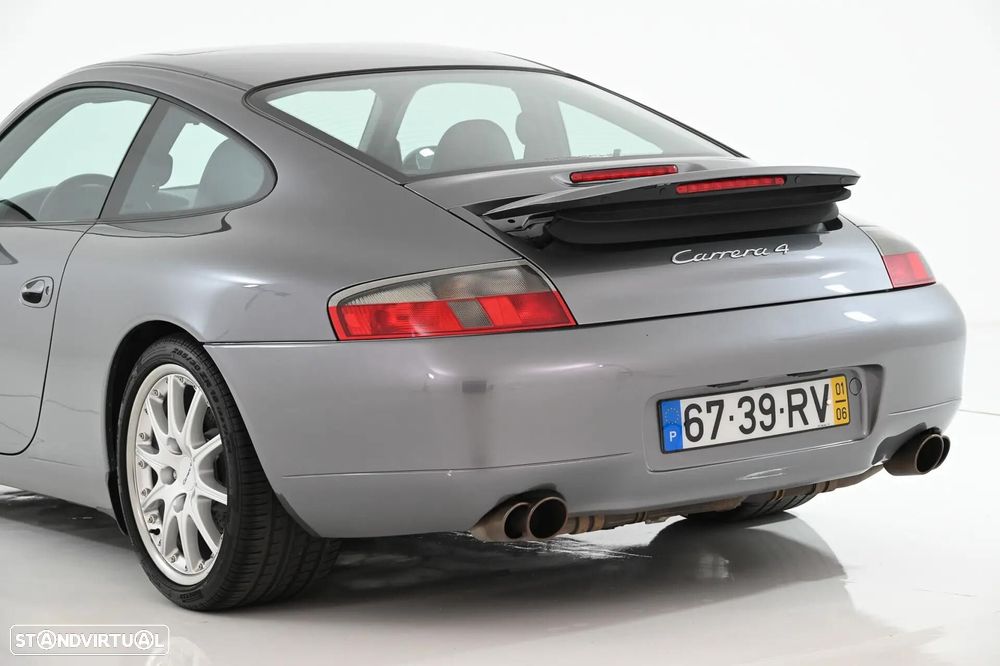 Porsche 911 (996) Carrera 4 Coupé - 13
