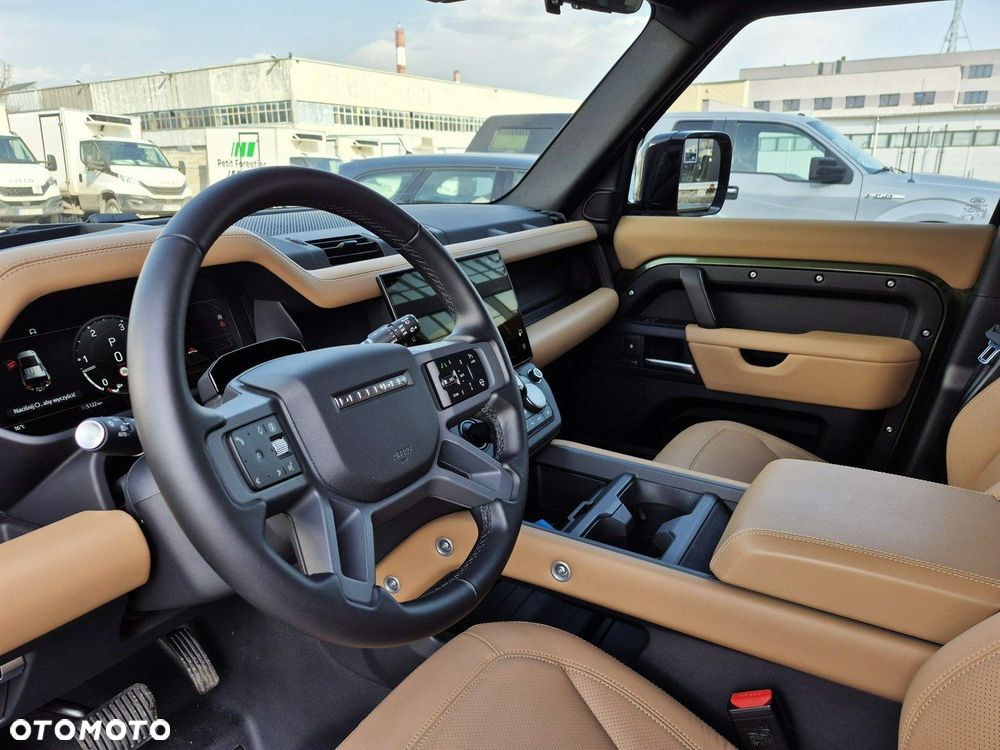 Land Rover Defender - 18