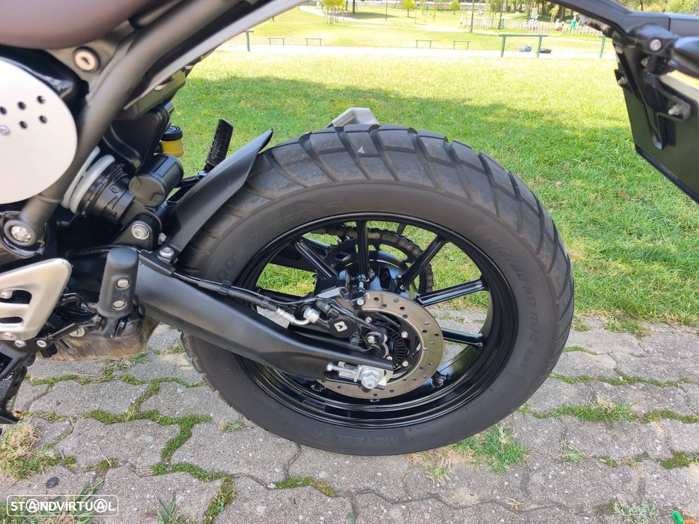 Triumph Scrambler 400 X - 9