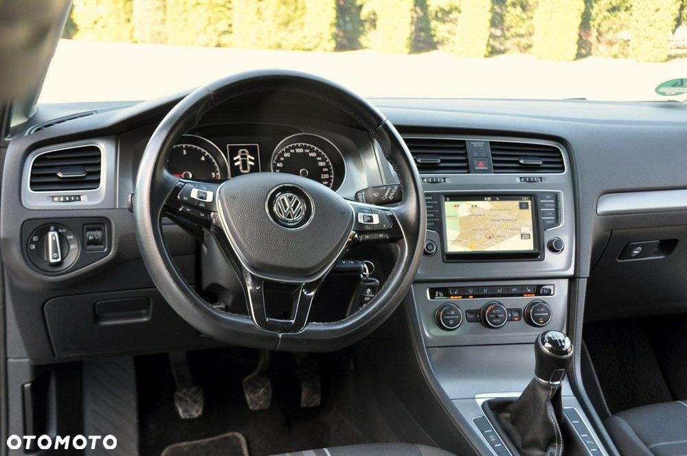 Volkswagen Golf - 30