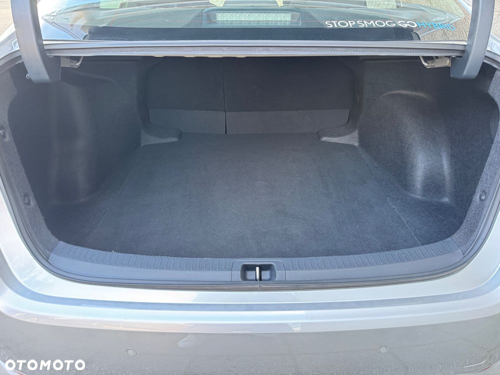 Toyota Corolla 1.8 Hybrid Comfort - 22
