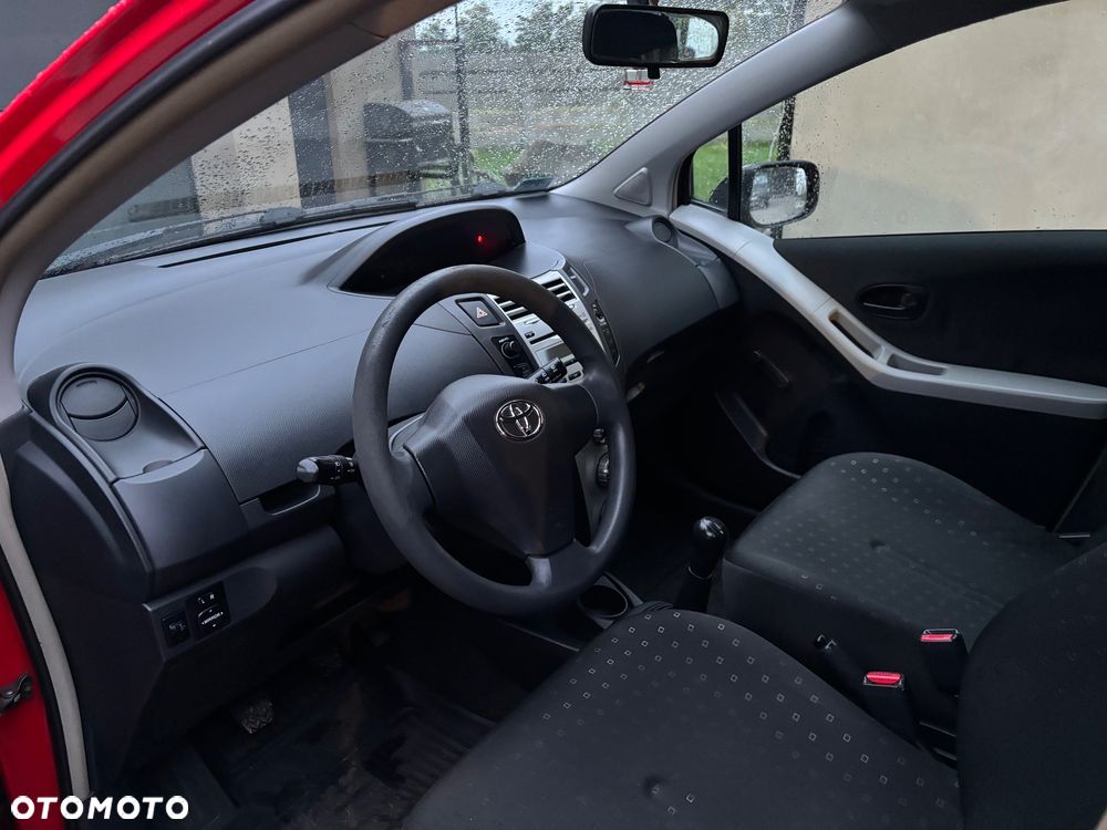 Toyota Yaris - 14