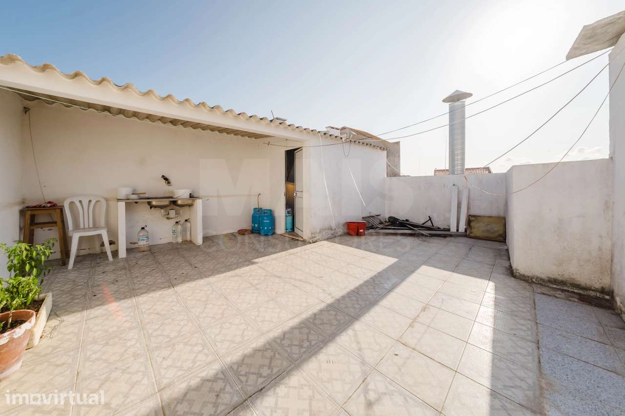 Prédio no centro de Peniche – com comércio e habitação, vista mar - Grande imagem: 2/45