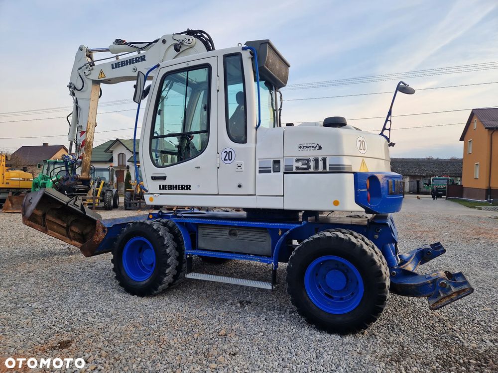 Liebherr A 311 Litronic - 9