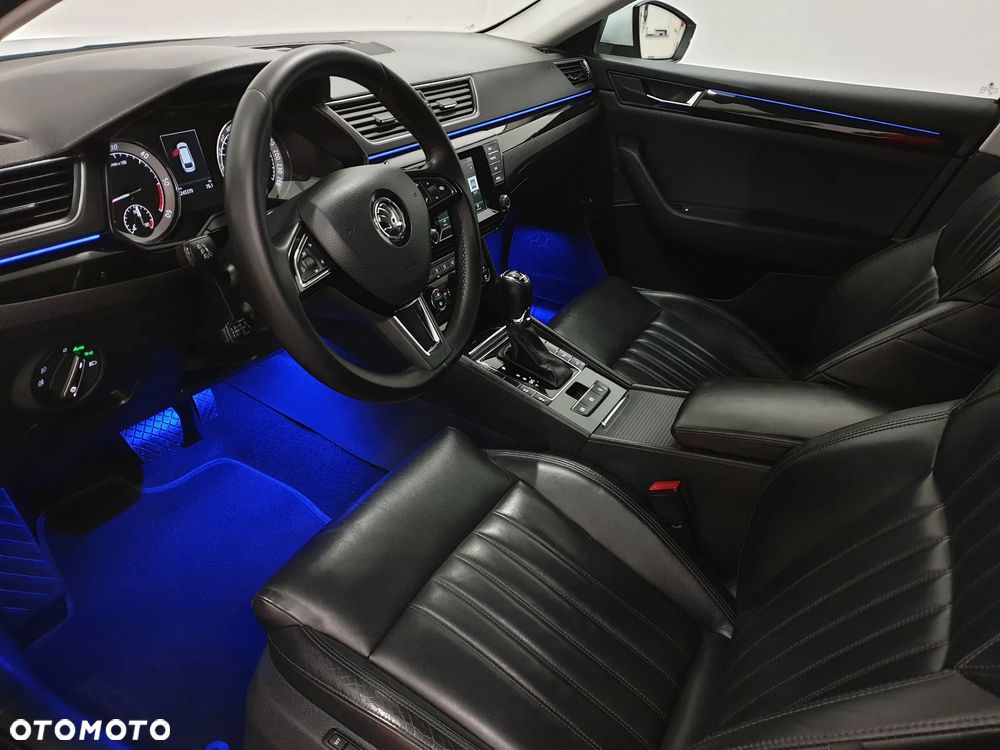 Skoda Superb 2.0 TDI L&K DSG - 9