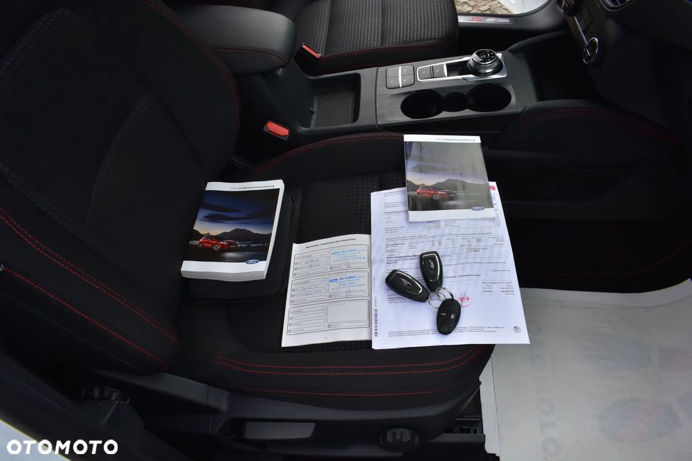 Ford Kuga 1.5 EcoBlue ST-LINE - 38