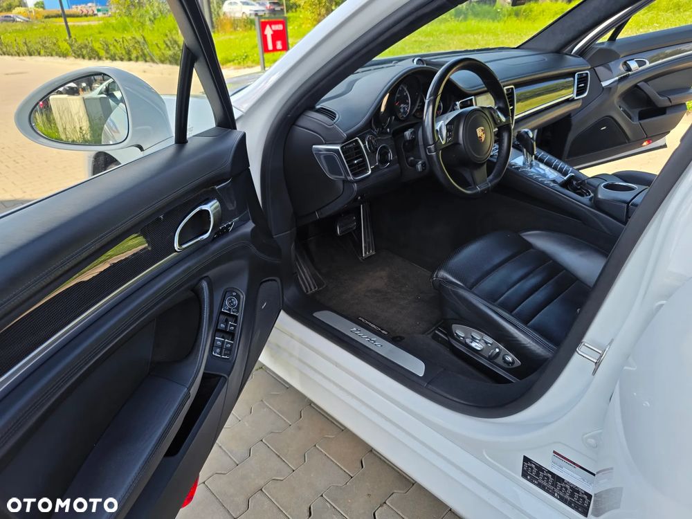Porsche Panamera Turbo - 18