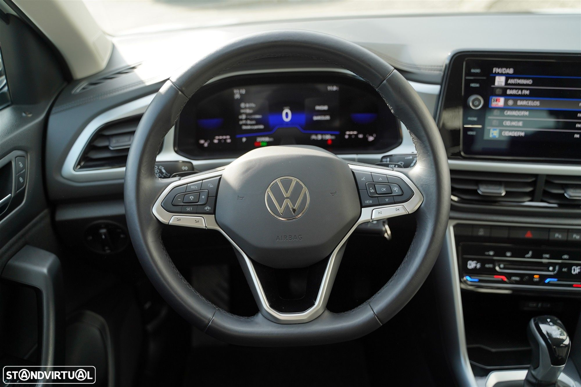 VW T-Roc 1.5 TSI Urban DSG - 17