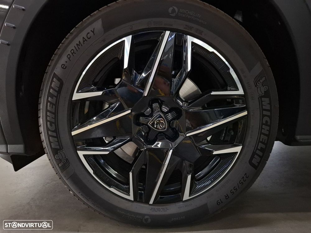 Peugeot 5008 1.2 Hybrid Allure e-DCS6 - 17