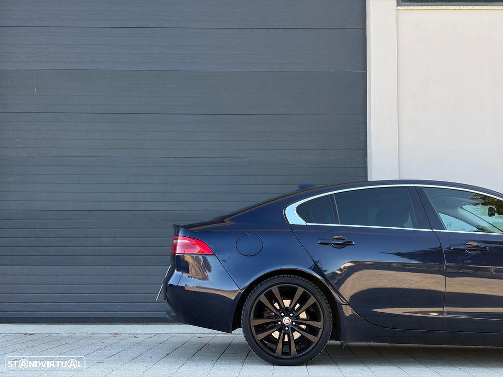 Jaguar XE 2.0 D Portfolio Aut. - 9