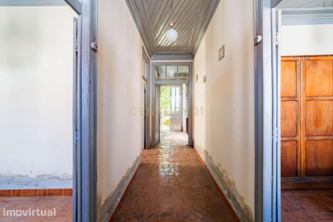 Maison de plain-pied à rénover avec potentiel à Covão do Coelho, Minde - Grande imagem: 5/26