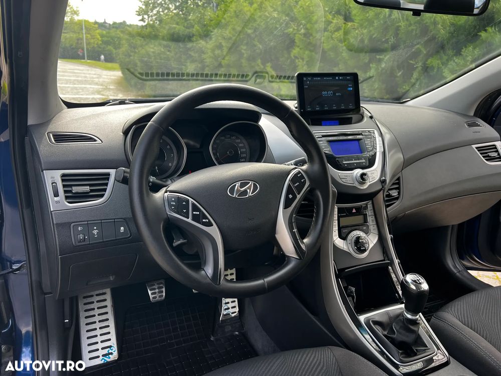 Hyundai Elantra 1.6 MPi Highway - 13