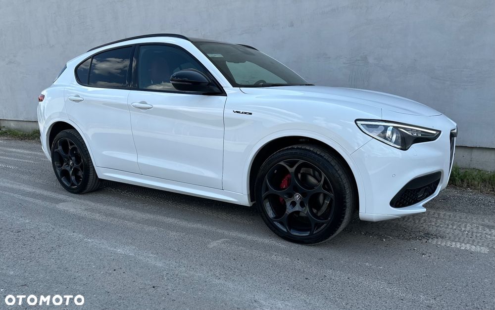 Alfa Romeo Stelvio 2.0 Turbo 16V AT8-Q4 Veloce - 10