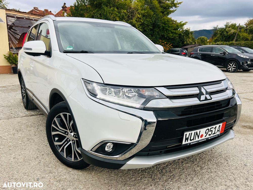 Mitsubishi Outlander - 2