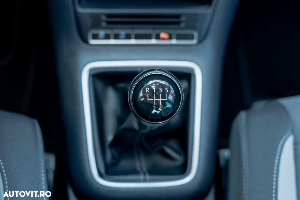 Volkswagen Golf Plus 1.6 TDI DPF MATCH - 16