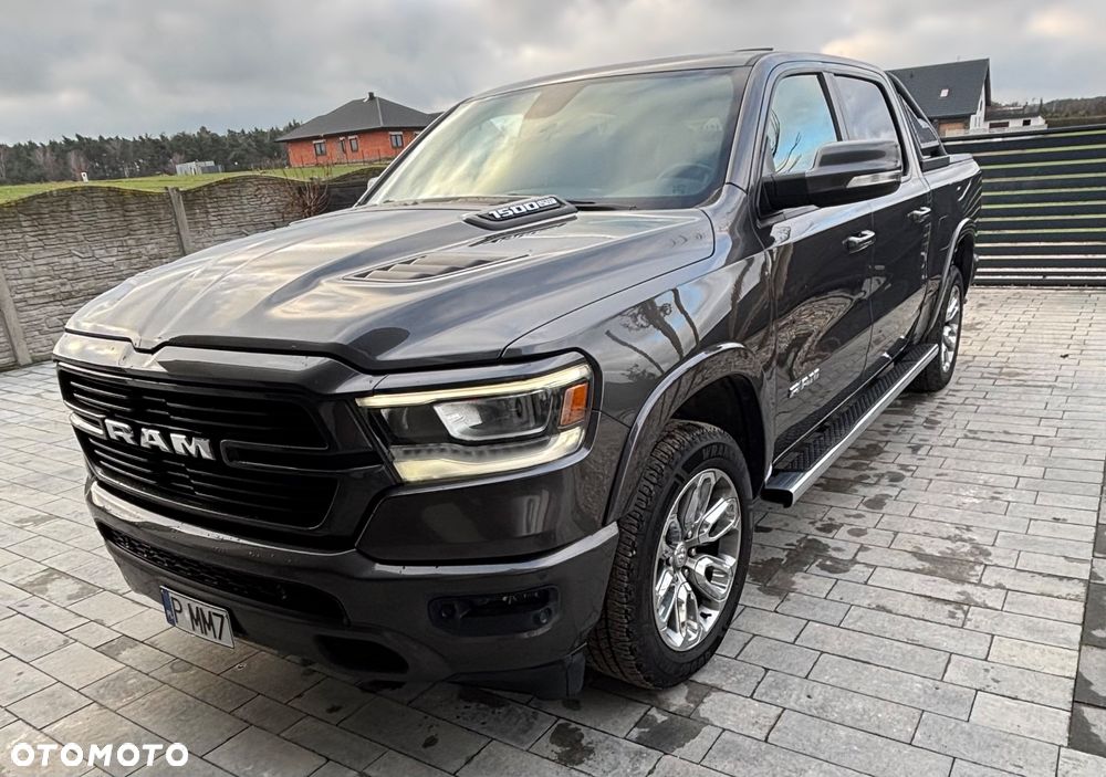 RAM 1500 Crew Cab Laramie - 2