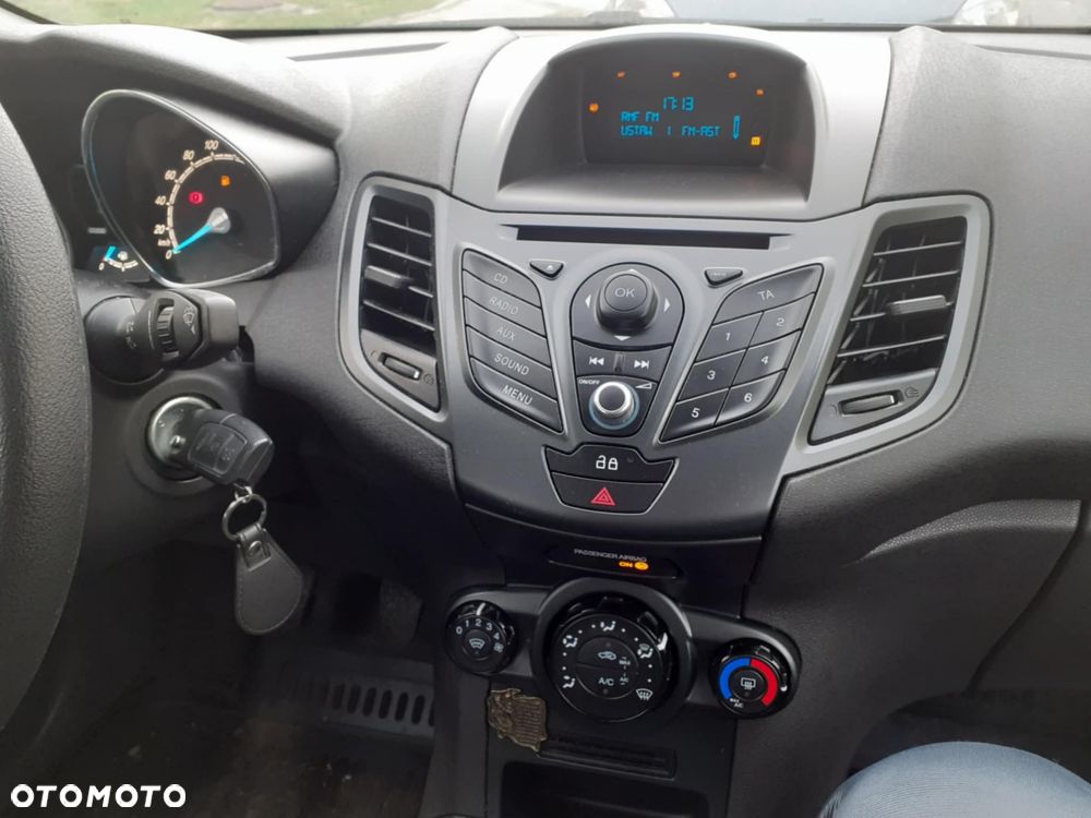 Ford Fiesta 1.4 Gold X EU5 - 13