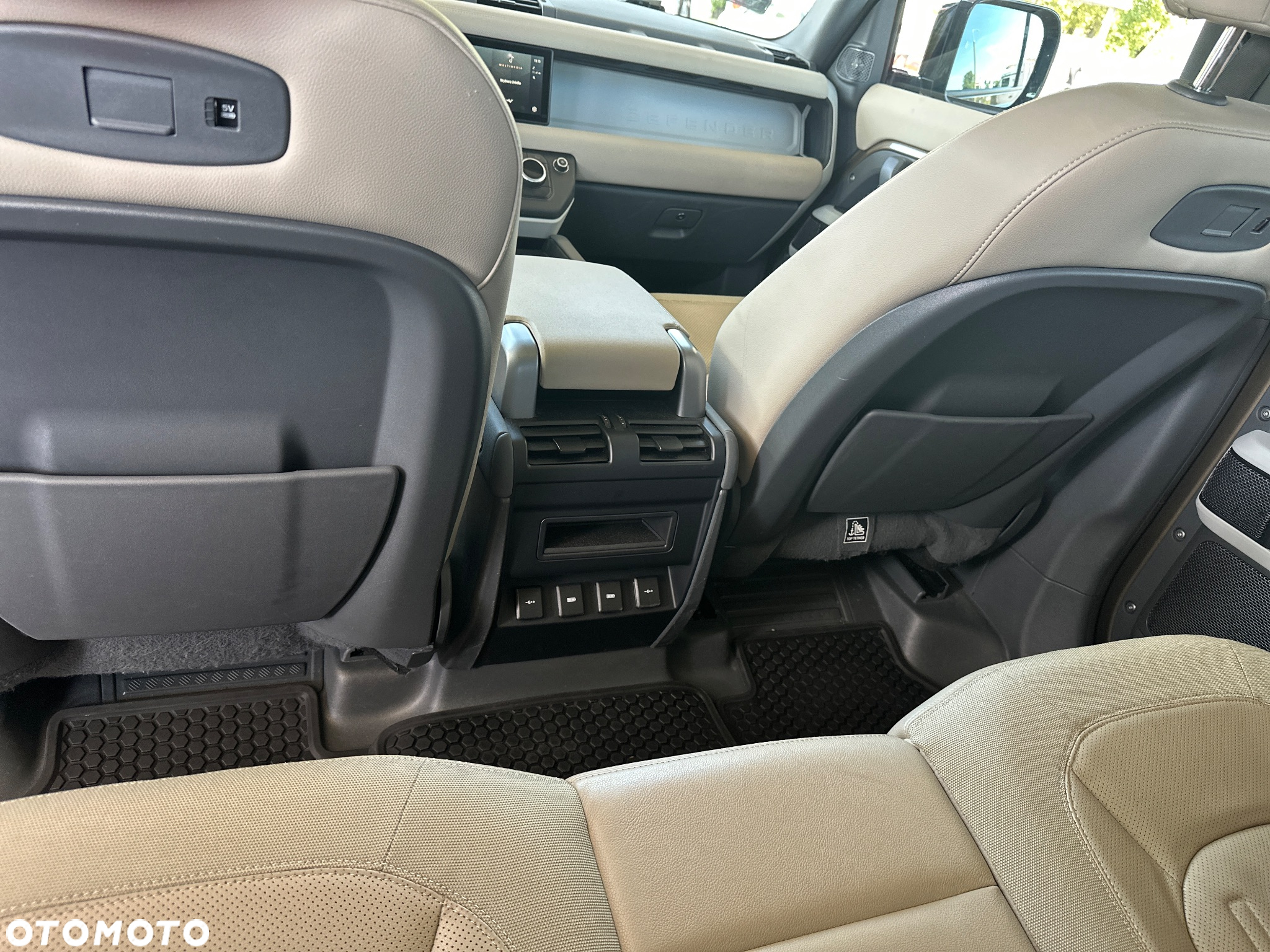 Land Rover Defender 110 3.0 P400 mHEV First Edition - 20