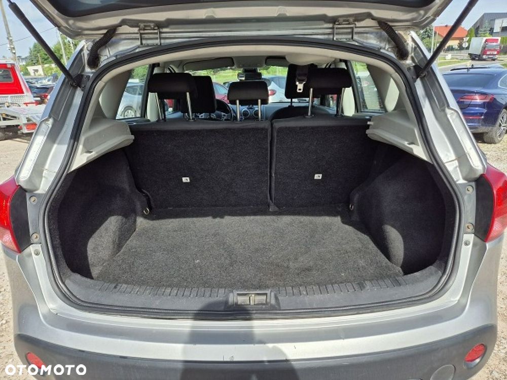 Nissan Qashqai - 12