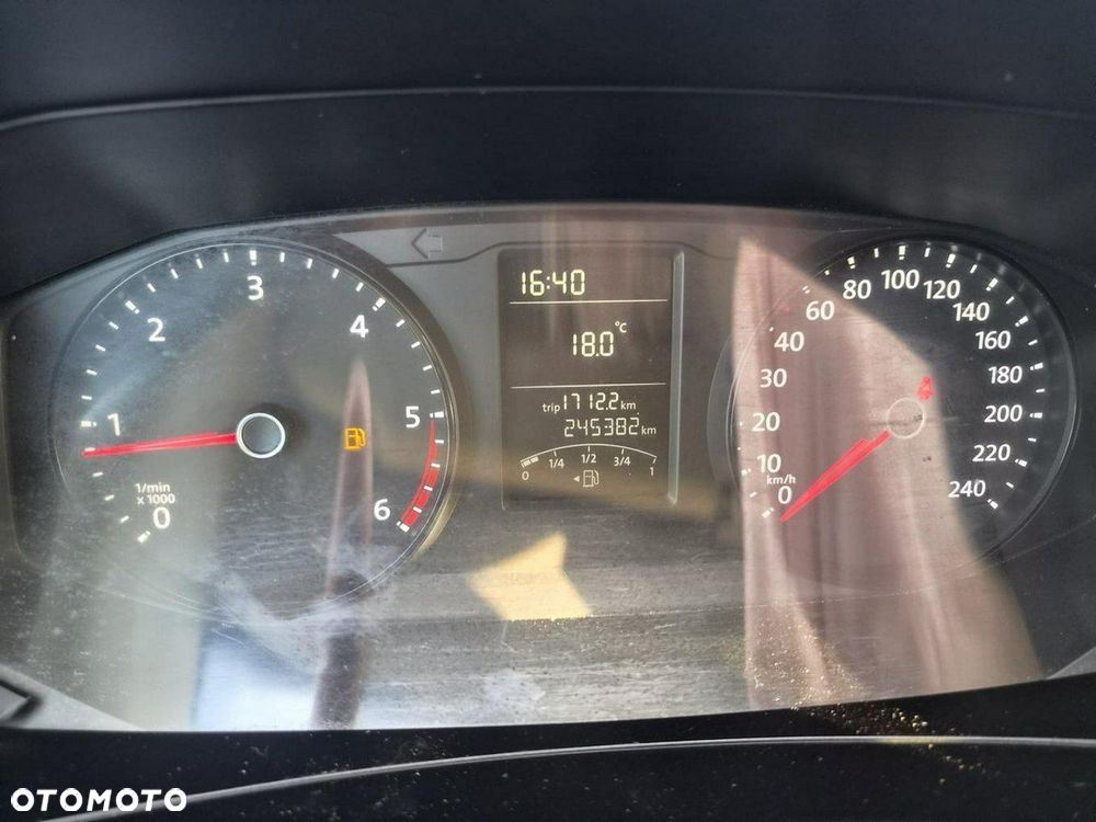 Volkswagen Transporter - 11