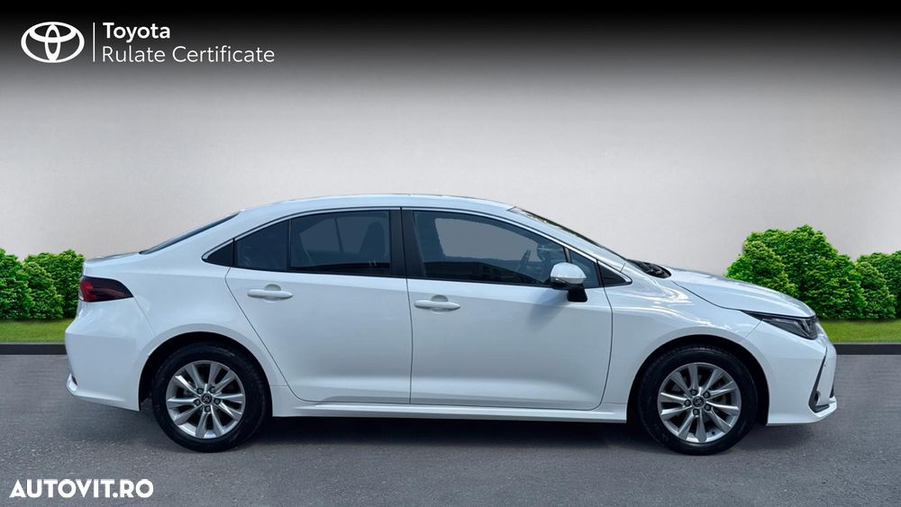 Toyota Corolla 1.8 HSD Business - 8