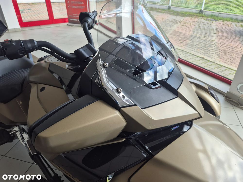 Can-Am Spyder - 21