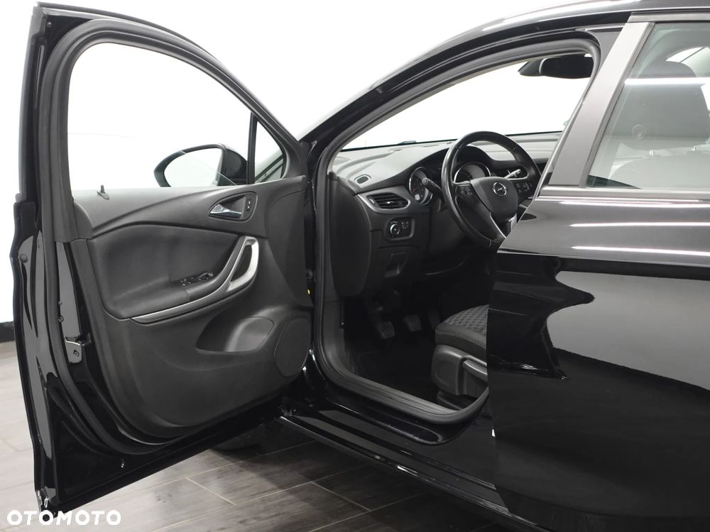 Opel Astra 1.2 Turbo Edition - 17