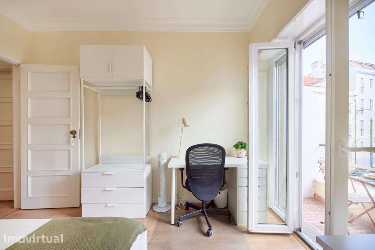 Quarto - localizado em Anjos Lisbon - Grande imagem: 3/17