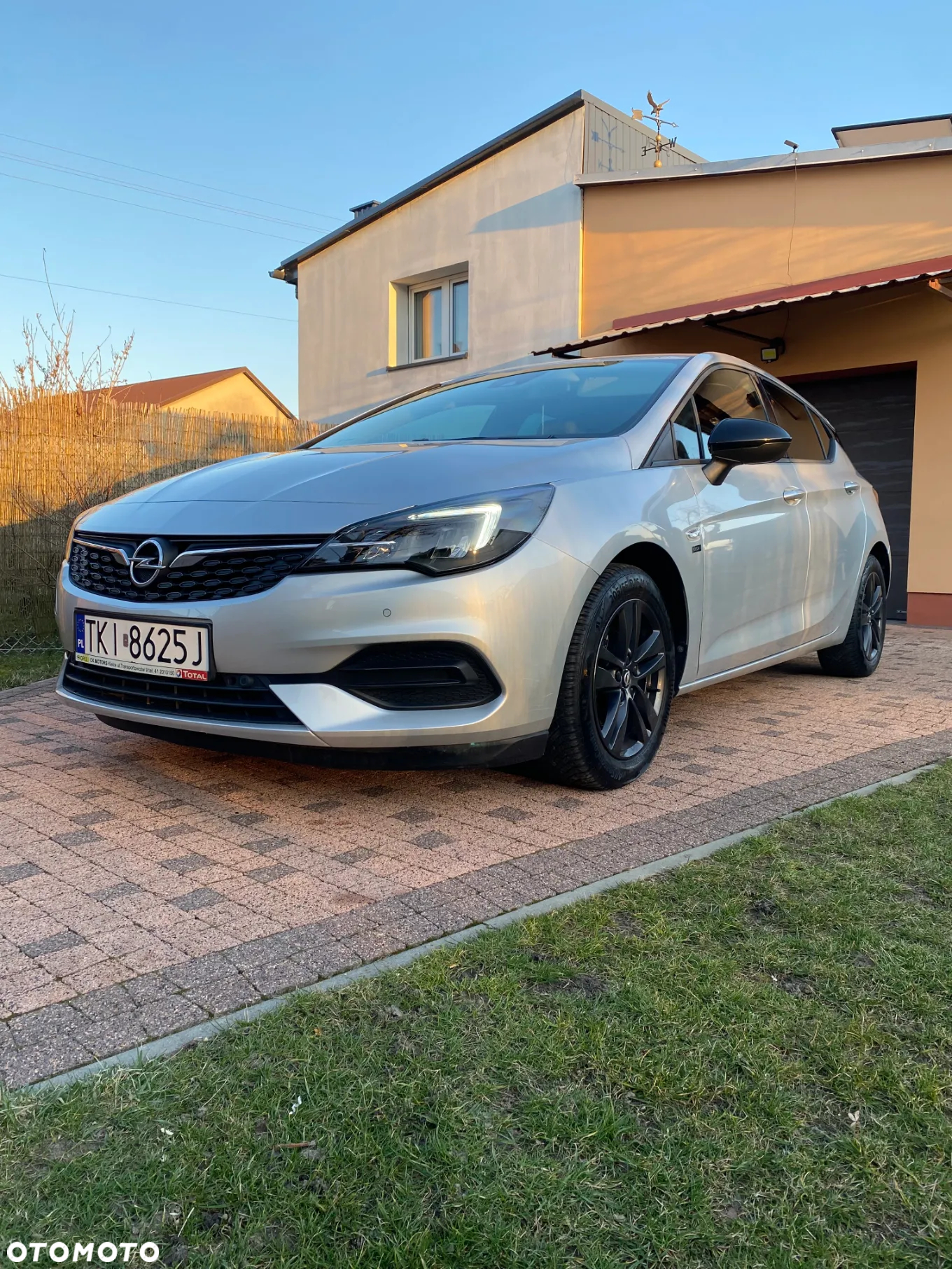 Opel Astra V 1.2 T Elegance S&S - 2