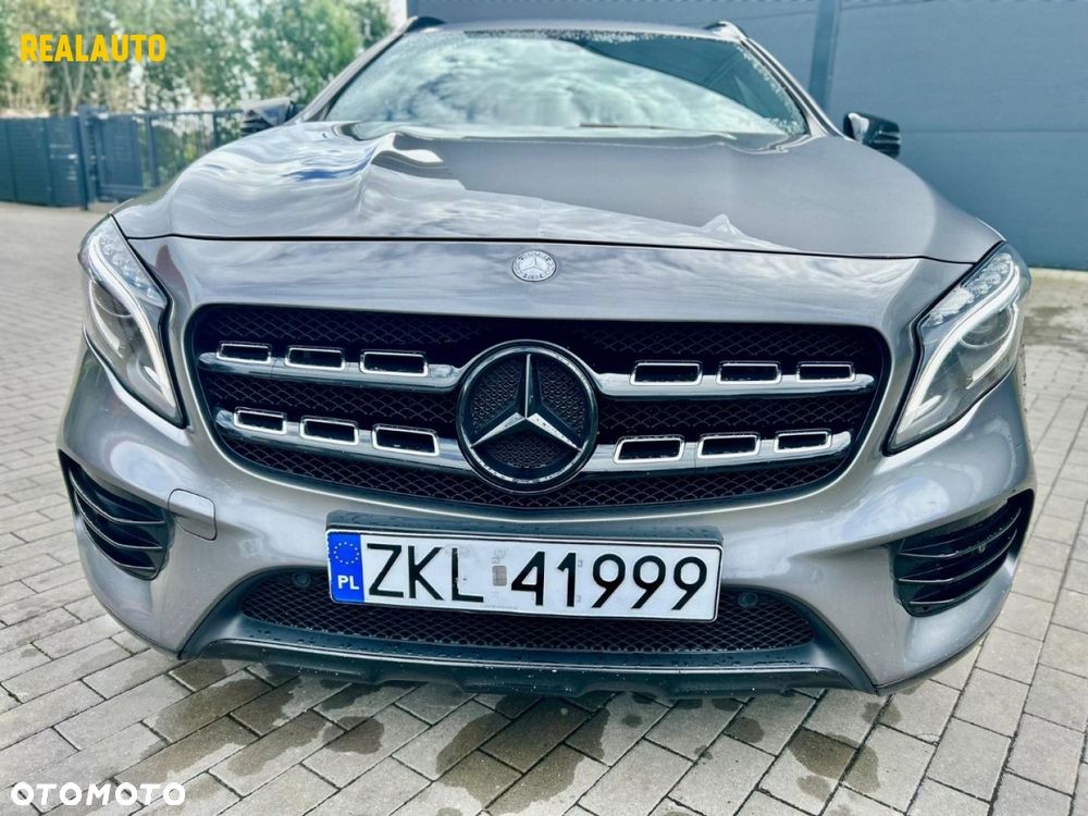 Mercedes-Benz GLA - 10